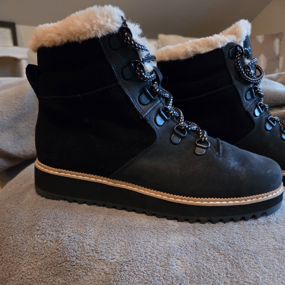 Women's Toms Mojave Black Winter Boots